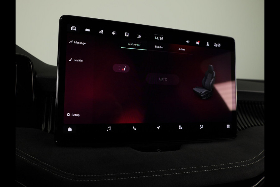 Škoda Superb Combi Sportline Business PHEV 1.5 TSI 204 pk 6 versn. DSG | Panoramadak, elektrisch bedienbaar | Trekhaak, wegklapbaar | Travel Assist Plus Sportline | Dynamic Chassis Control Pakket | CANTON Soundsystem | Lichtmetalen velgen 19 inch Aniara Aero zilver