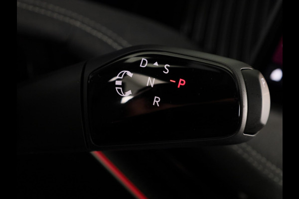 Škoda Superb Combi Sportline Business PHEV 1.5 TSI 204 pk 6 versn. DSG | Panoramadak, elektrisch bedienbaar | Trekhaak, wegklapbaar | Travel Assist Plus Sportline | Dynamic Chassis Control Pakket | CANTON Soundsystem | Lichtmetalen velgen 19 inch Aniara Aero zilver