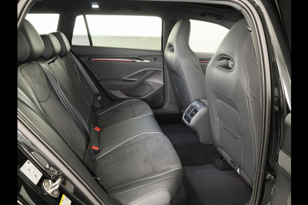 Škoda Superb Combi Sportline Business PHEV 1.5 TSI 204 pk 6 versn. DSG | Panoramadak, elektrisch bedienbaar | Trekhaak, wegklapbaar | Travel Assist Plus Sportline | Dynamic Chassis Control Pakket | CANTON Soundsystem | Lichtmetalen velgen 19 inch Aniara Aero zilver