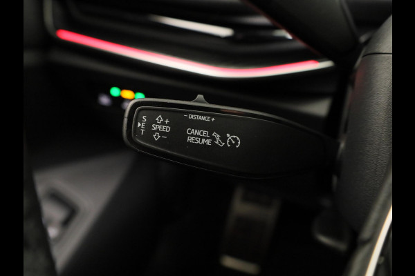 Škoda Superb Combi Sportline Business PHEV 1.5 TSI 204 pk 6 versn. DSG | Panoramadak, elektrisch bedienbaar | Trekhaak, wegklapbaar | Travel Assist Plus Sportline | Dynamic Chassis Control Pakket | CANTON Soundsystem | Lichtmetalen velgen 19 inch Aniara Aero zilver