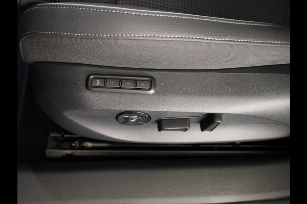 Škoda Superb Combi Sportline Business PHEV 1.5 TSI 204 pk 6 versn. DSG | Panoramadak, elektrisch bedienbaar | Trekhaak, wegklapbaar | Travel Assist Plus Sportline | Dynamic Chassis Control Pakket | CANTON Soundsystem | Lichtmetalen velgen 19 inch Aniara Aero zilver