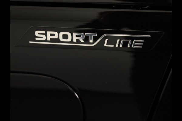 Škoda Superb Combi Sportline Business PHEV 1.5 TSI 204 pk 6 versn. DSG | Panoramadak, elektrisch bedienbaar | Trekhaak, wegklapbaar | Travel Assist Plus Sportline | Dynamic Chassis Control Pakket | CANTON Soundsystem | Lichtmetalen velgen 19 inch Aniara Aero zilver