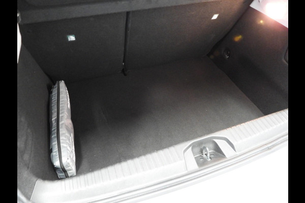 Renault Clio 1.6 E-Tech Hybrid 140 Zen NAVI/CLIMA/CRUISE/LED/PDC!