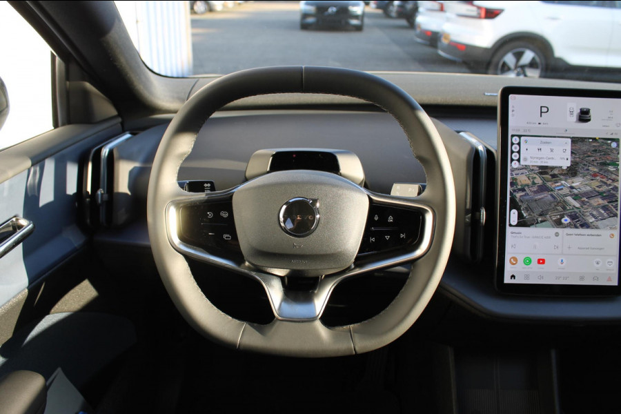 Volvo EX30 Single Motor Extended Range Plus 69 kWh Google Services / 19" lichtmetalen velgen / Parkeer sensoren voor en achter met parkeercamera achter / Adaptieve Cruise Control