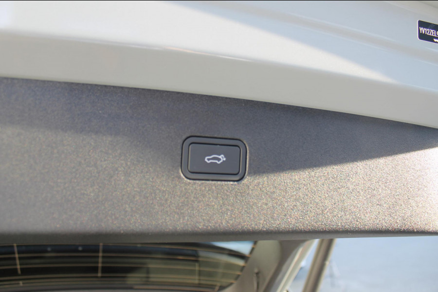 Volvo EX30 Single Motor Extended Range Plus 69 kWh Google Services / 19" lichtmetalen velgen / Parkeer sensoren voor en achter met parkeercamera achter / Adaptieve Cruise Control