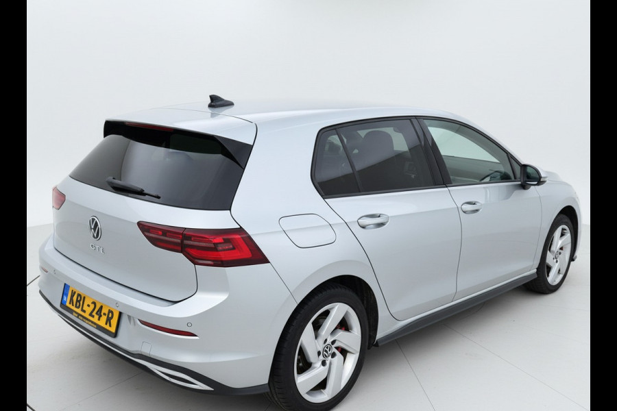 Volkswagen Golf GTE 245PK DSG HYBRID SPORT CAMERA/NAVI/IQ-LIGHT/HEAD-UP/SFEERVERL.