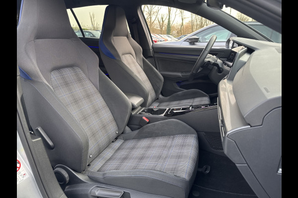 Volkswagen Golf GTE 245PK DSG HYBRID SPORT CAMERA/NAVI/IQ-LIGHT/HEAD-UP/SFEERVERL.
