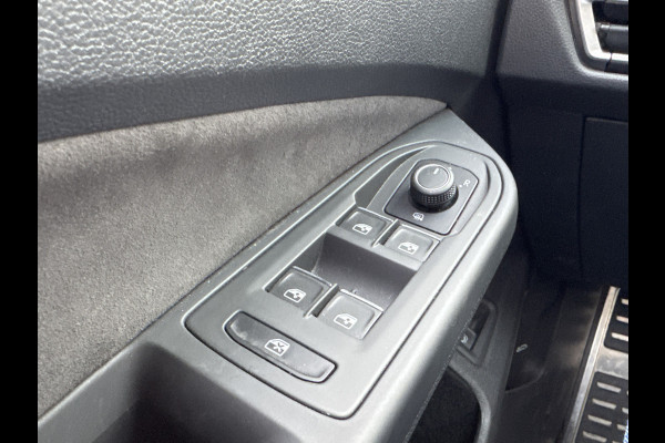 Volkswagen Golf GTE 245PK DSG HYBRID SPORT CAMERA/NAVI/IQ-LIGHT/HEAD-UP/SFEERVERL.