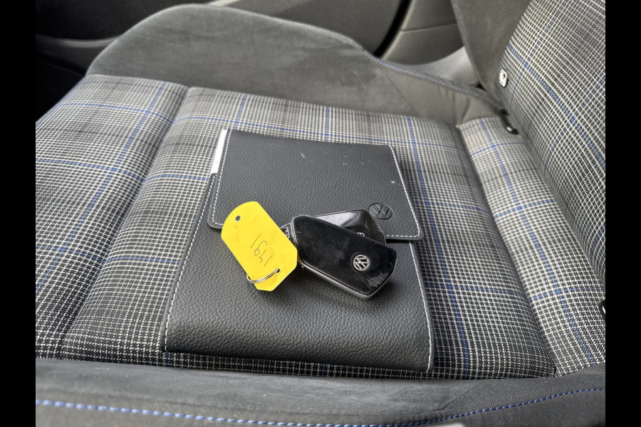 Volkswagen Golf GTE 245PK DSG HYBRID SPORT CAMERA/NAVI/IQ-LIGHT/HEAD-UP/SFEERVERL.