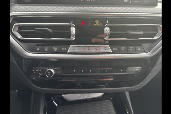 BMW X3 xDrive30e M Sport | Bellen voor bezichtiging | SCI | Plug-in Hybride | incl. BMW Service Inclusive (5 jaar/100.000 km) | M pakket | Harman Kardon | Sportstoelen | Elektrische stoelen met geheugenfunctie | 360 graden camera | Stoelverwarming | Keyless | Elektrische achterklep | Adaptive Led | High-beam Headlights Control | Head Up Display | Adaptief demping systeem