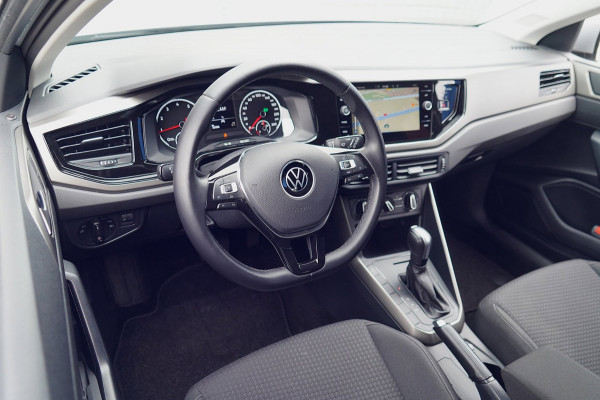 Volkswagen Polo 1.0 TSI R-Line Edition / 38dkm NAP / Facelift / Navi / Adaptieve Cruise / Automaat / NL-Auto