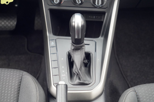 Volkswagen Polo 1.0 TSI R-Line Edition / 38dkm NAP / Facelift / Navi / Adaptieve Cruise / Automaat / NL-Auto