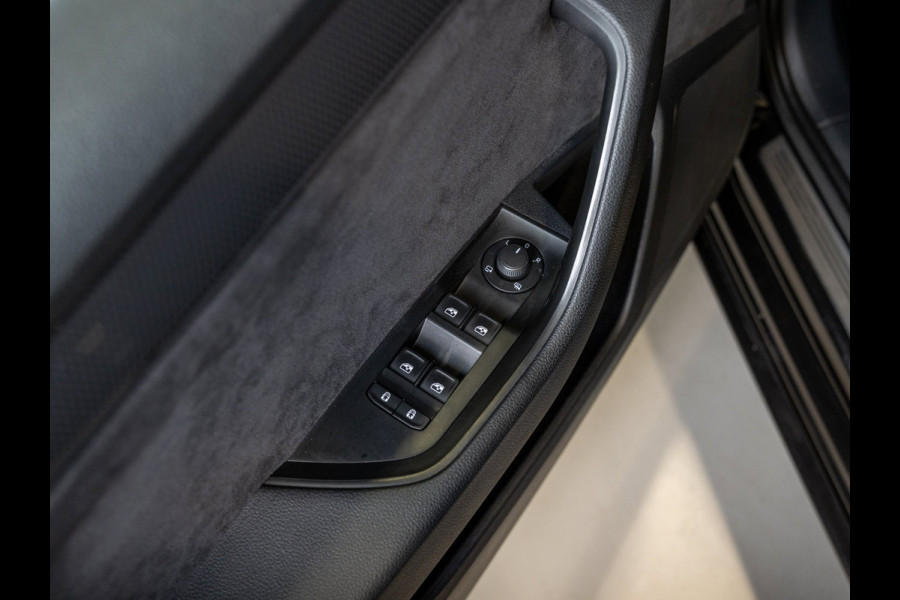 Škoda Superb Combi 1.5 TSI ACT Sportline Business / 150pk / Stoelverwarming / Elektrische stoelverstelling met geheugen /