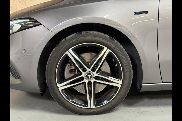 Mercedes-Benz A-Klasse 250 e Premium Plus | Pano | Sfeerverlichting | Memory | Camera | Carplay | Stoelverwarming |