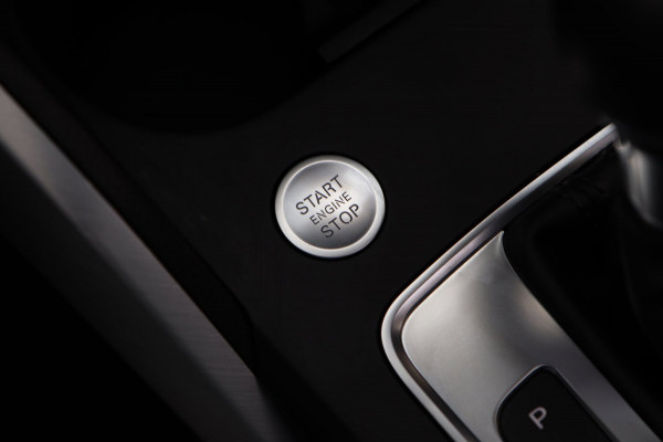 Audi Q2 1.4 TFSI ACT / PANODAK / VIRTUAL / KEYLESS / CARPLAY / STOELVERW