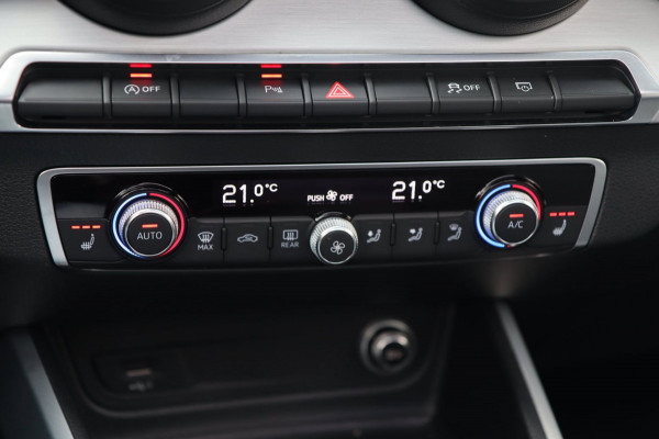 Audi Q2 1.4 TFSI ACT / PANODAK / VIRTUAL / KEYLESS / CARPLAY / STOELVERW