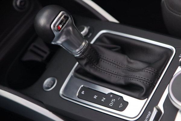 Audi Q2 1.4 TFSI ACT / PANODAK / VIRTUAL / KEYLESS / CARPLAY / STOELVERW