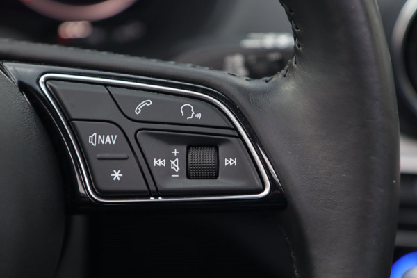 Audi Q2 1.4 TFSI ACT / PANODAK / VIRTUAL / KEYLESS / CARPLAY / STOELVERW