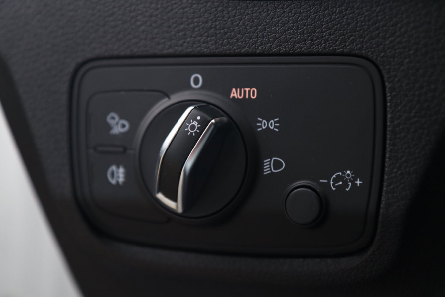 Audi Q2 1.4 TFSI ACT / PANODAK / VIRTUAL / KEYLESS / CARPLAY / STOELVERW