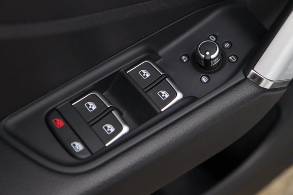 Audi Q2 1.4 TFSI ACT / PANODAK / VIRTUAL / KEYLESS / CARPLAY / STOELVERW