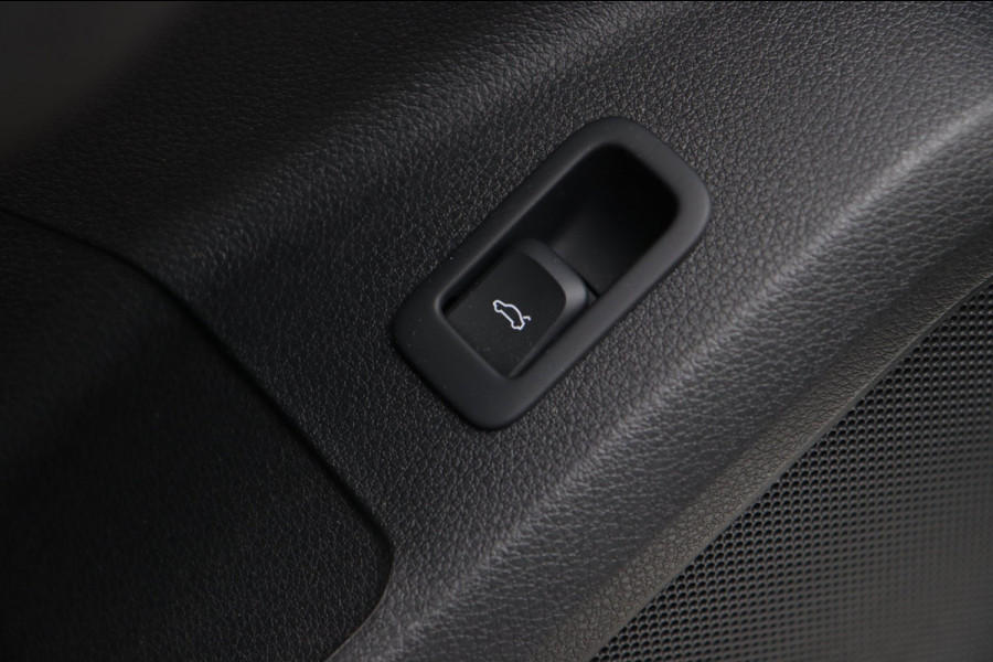 Audi Q2 1.4 TFSI ACT / PANODAK / VIRTUAL / KEYLESS / CARPLAY / STOELVERW