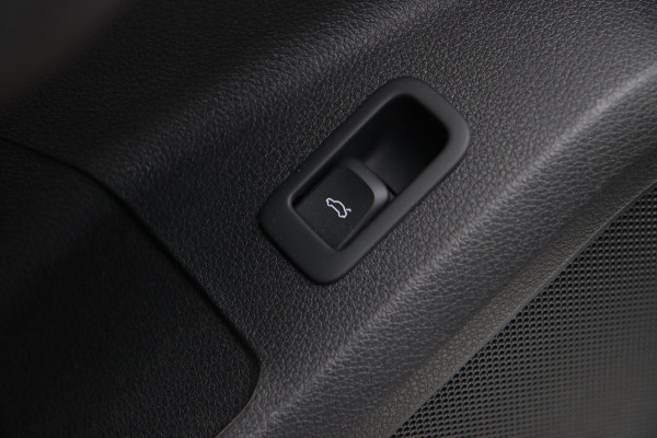 Audi Q2 1.4 TFSI ACT / PANODAK / VIRTUAL / KEYLESS / CARPLAY / STOELVERW