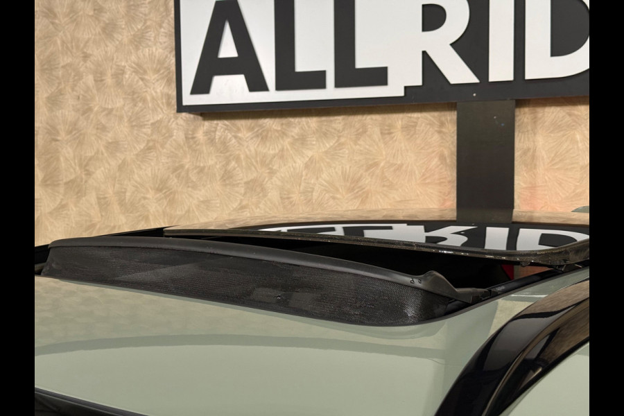 Volvo XC40 1.5 T4 Plug-in hybrid Ultimate Dark | Harman kardon | Pano | Stuur/Stoel verwarming | Camera