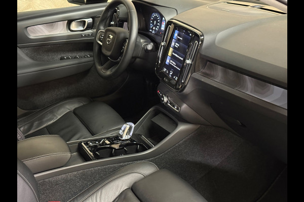 Volvo XC40 1.5 T4 Plug-in hybrid Ultimate Dark | Harman kardon | Pano | Stuur/Stoel verwarming | Camera