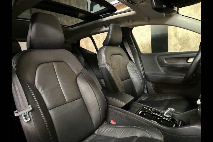 Volvo XC40 1.5 T4 Plug-in hybrid Ultimate Dark | Harman kardon | Pano | Stuur/Stoel verwarming | Camera