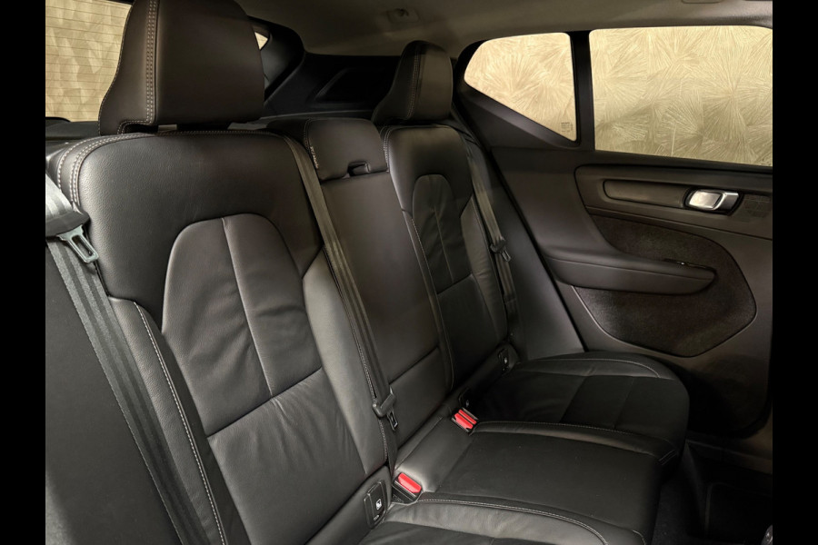 Volvo XC40 1.5 T4 Plug-in hybrid Ultimate Dark | Harman kardon | Pano | Stuur/Stoel verwarming | Camera