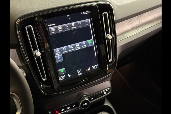 Volvo XC40 1.5 T4 Plug-in hybrid Ultimate Dark | Harman kardon | Pano | Stuur/Stoel verwarming | Camera