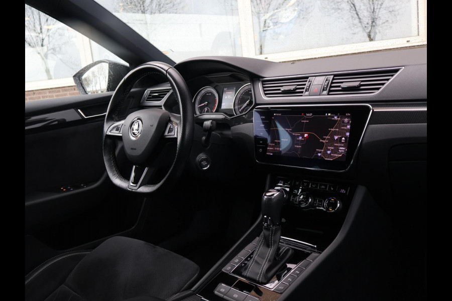 Škoda Superb Combi 1.4 TSI ACT 150 PK SPORTLINE DSG AUT. *STEEL GREY* + WEGKL. TREKHAAK | PANORAMA | 19 INCH | CANTON | ADAPTIVE CRUISE | ALCANTARA