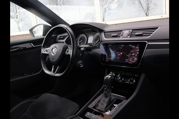 Škoda Superb Combi 1.4 TSI ACT 150 PK SPORTLINE DSG AUT. *STEEL GREY* + WEGKL. TREKHAAK | PANORAMA | 19 INCH | CANTON | ADAPTIVE CRUISE | ALCANTARA