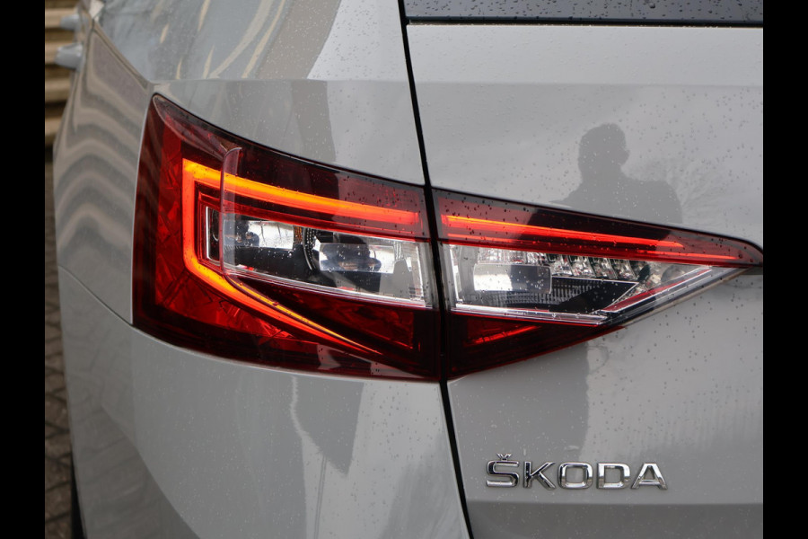 Škoda Superb Combi 1.4 TSI ACT 150 PK SPORTLINE DSG AUT. *STEEL GREY* + WEGKL. TREKHAAK | PANORAMA | 19 INCH | CANTON | ADAPTIVE CRUISE | ALCANTARA