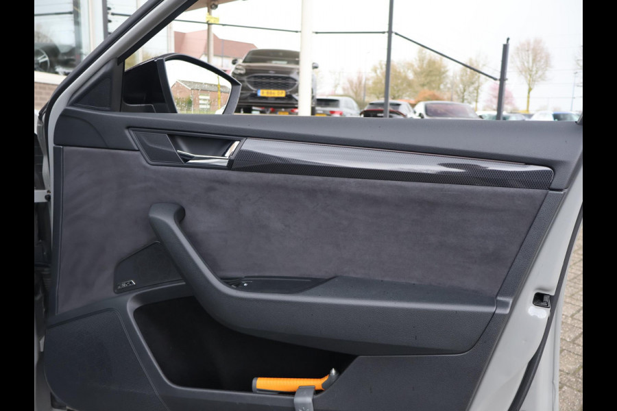 Škoda Superb Combi 1.4 TSI ACT 150 PK SPORTLINE DSG AUT. *STEEL GREY* + WEGKL. TREKHAAK | PANORAMA | 19 INCH | CANTON | ADAPTIVE CRUISE | ALCANTARA