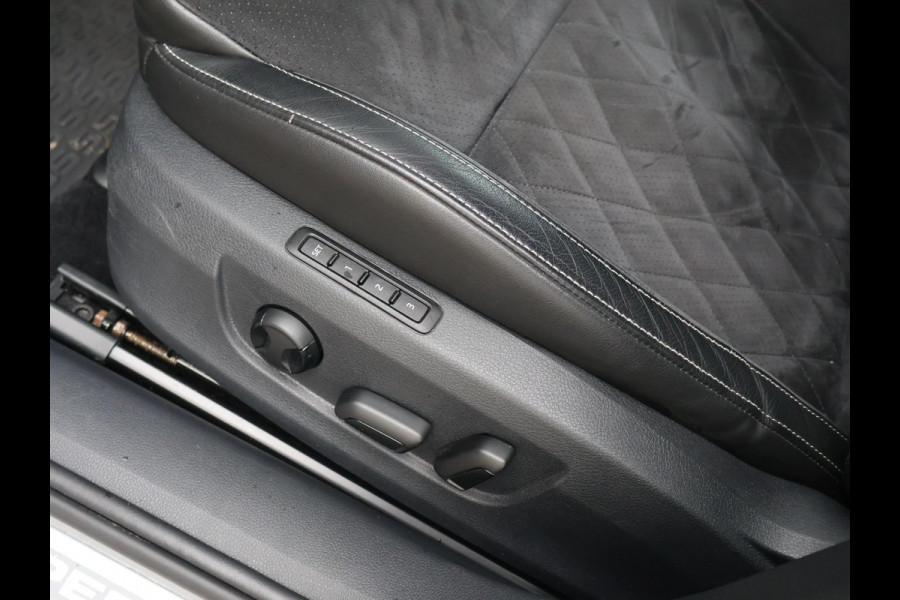 Škoda Superb Combi 1.4 TSI ACT 150 PK SPORTLINE DSG AUT. *STEEL GREY* + WEGKL. TREKHAAK | PANORAMA | 19 INCH | CANTON | ADAPTIVE CRUISE | ALCANTARA