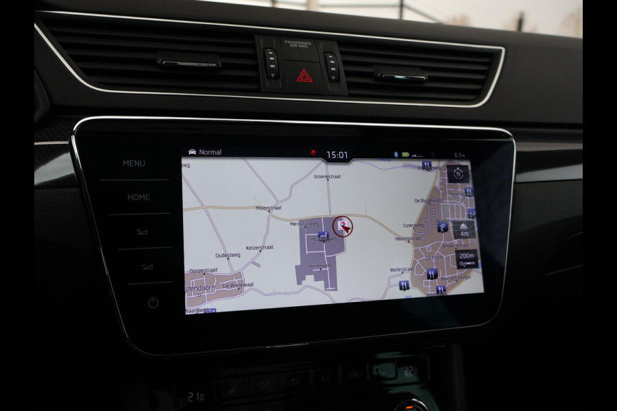 Škoda Superb Combi 1.4 TSI ACT 150 PK SPORTLINE DSG AUT. *STEEL GREY* + WEGKL. TREKHAAK | PANORAMA | 19 INCH | CANTON | ADAPTIVE CRUISE | ALCANTARA