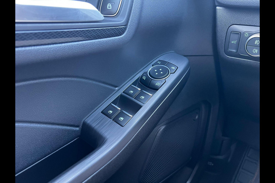 Ford Kuga 1.5 EcoBoost ST-Line 150pk | Winterpack | elektrisch bedienbare achterklep