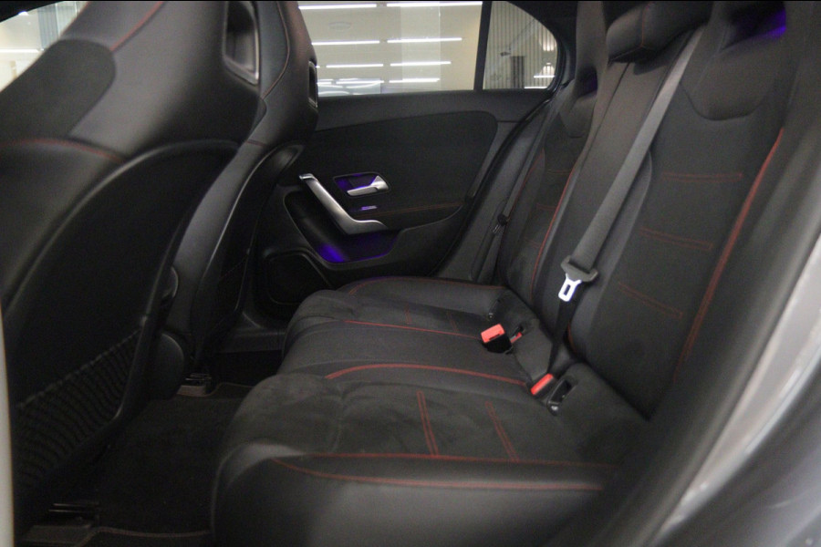Mercedes-Benz A-Klasse 200 Business Solution AMG PANO/CAM/LANEASSIST/ACC/STOELVER/SFEERVER/VOL