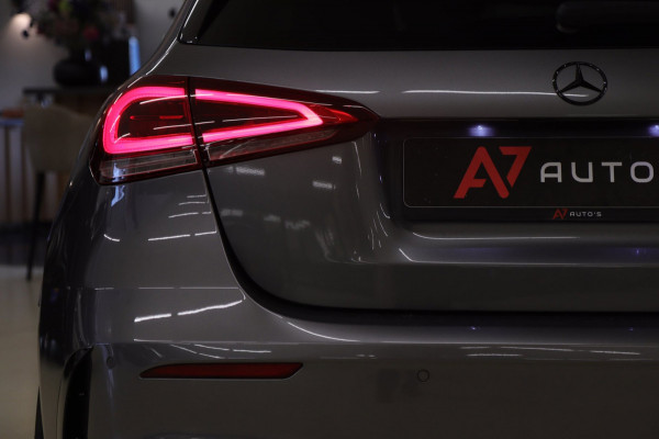 Mercedes-Benz A-Klasse 200 Business Solution AMG PANO/CAM/LANEASSIST/ACC/STOELVER/SFEERVER/VOL