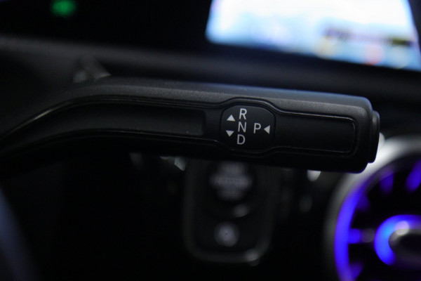 Mercedes-Benz A-Klasse 200 Business Solution AMG PANO/CAM/LANEASSIST/ACC/STOELVER/SFEERVER/VOL