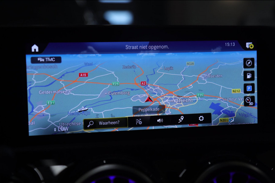 Mercedes-Benz A-Klasse 200 Business Solution AMG PANO/CAM/LANEASSIST/ACC/STOELVER/SFEERVER/VOL