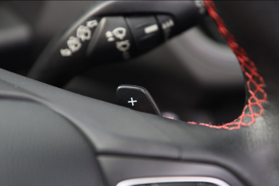 Ford Kuga 1.5 EcoBoost ST Line / PANODAK / KEYLESS / CAMERA / CARPLAY / STOEL+STUURVERW