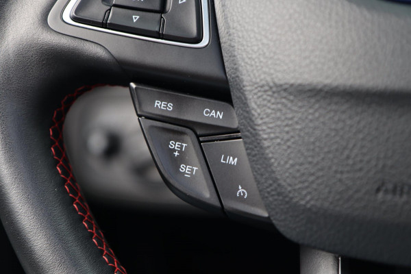 Ford Kuga 1.5 EcoBoost ST Line / PANODAK / KEYLESS / CAMERA / CARPLAY / STOEL+STUURVERW