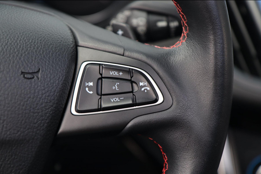 Ford Kuga 1.5 EcoBoost ST Line / PANODAK / KEYLESS / CAMERA / CARPLAY / STOEL+STUURVERW