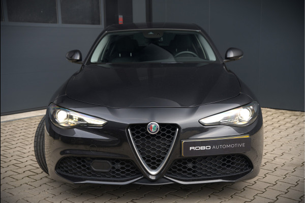 Alfa Romeo Giulia 2.0 T AWD Veloce Q4 | Harman Kardon | Stuurverwarming | Stoelverwarming | Memory Seat | Keyless | Adaptive Cruise Control | Camera | Navigatie | DNA | Leer | QV Velgen | Elektrische Stoelen | Dodehoek Detectie |