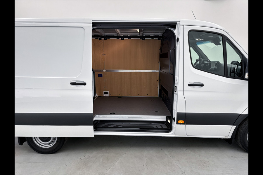 Mercedes-Benz Sprinter 319 1.9 CDI L2 Pro 3500kg Trekhaak Navigatie Parkeerpakket Carplay Betimmering BPM vrij Stoelverwarming