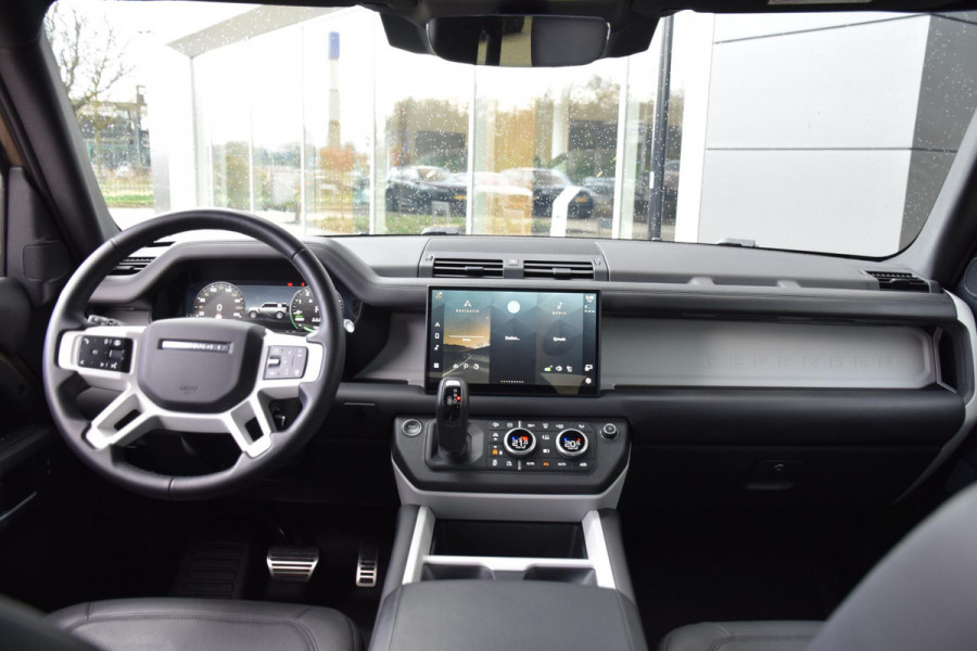 Land Rover Defender 110 P300e 110 X-Dynamic HSE