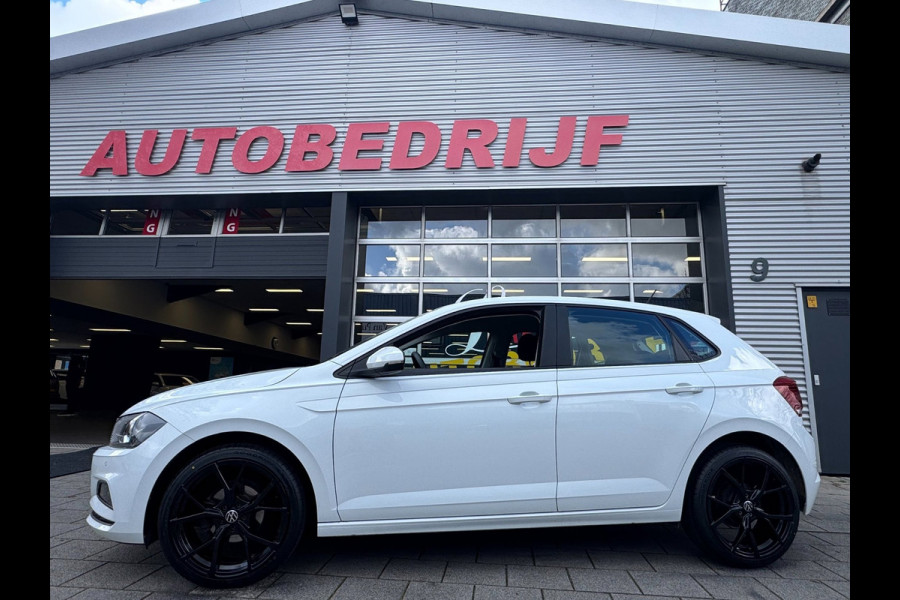 Volkswagen Polo 1.0 Trendline - Navigatie I Airco I PDC I LED I Nwe Sport velgen 18 inch I Veiligheid pakket I Trekhaak