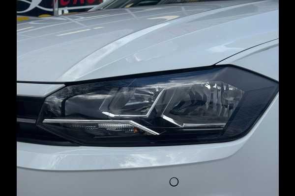 Volkswagen Polo 1.0 Trendline - Navigatie I Airco I PDC I LED I Nwe Sport velgen 18 inch I Veiligheid pakket I Trekhaak